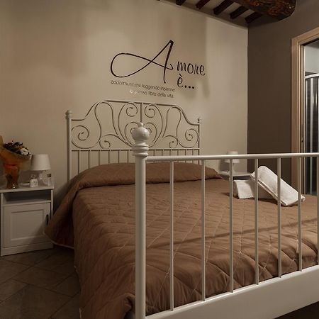 Flori'S Bed & Breakfast Виареджо Екстериор снимка