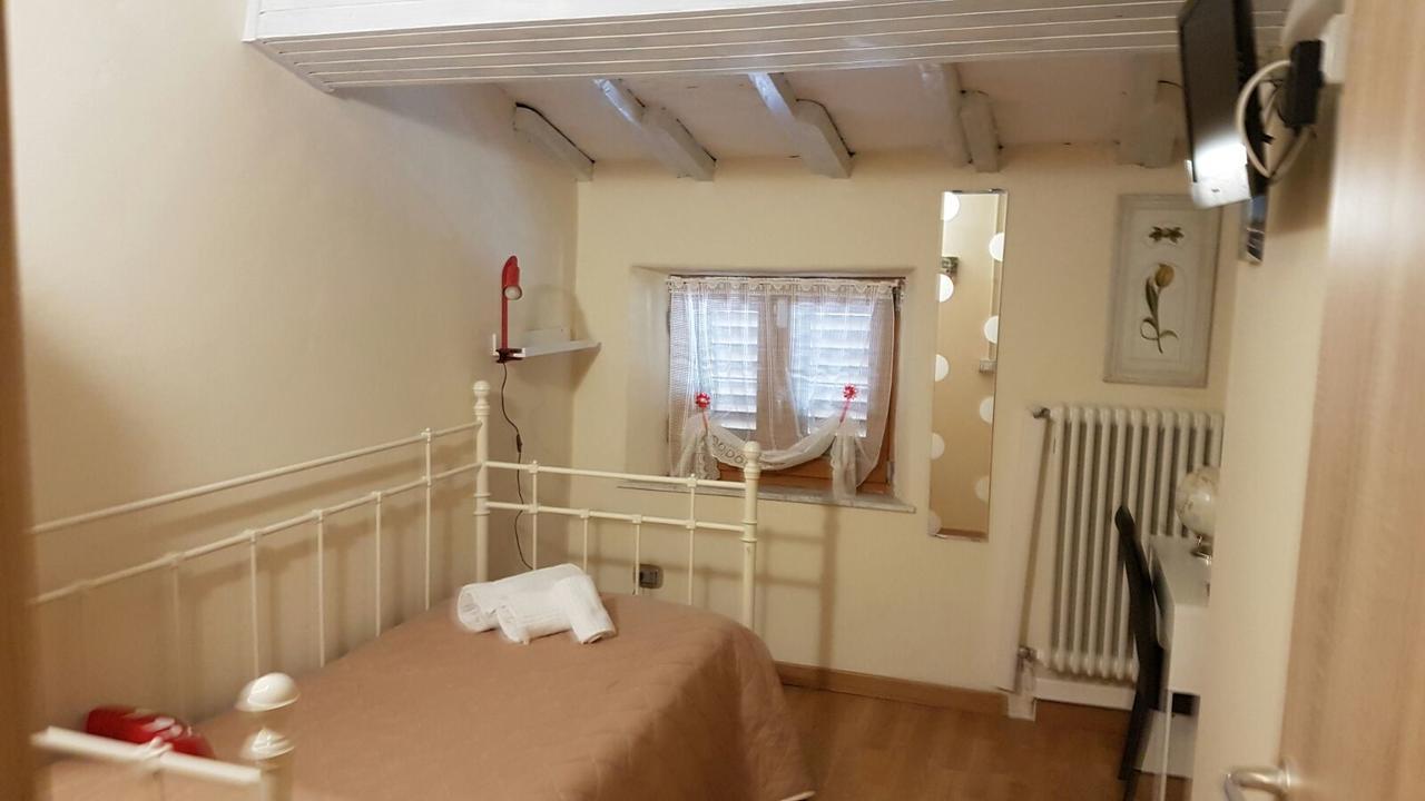 Flori'S Bed & Breakfast Виареджо Екстериор снимка