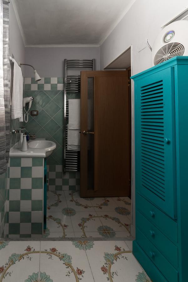 Flori'S Bed & Breakfast Виареджо Екстериор снимка