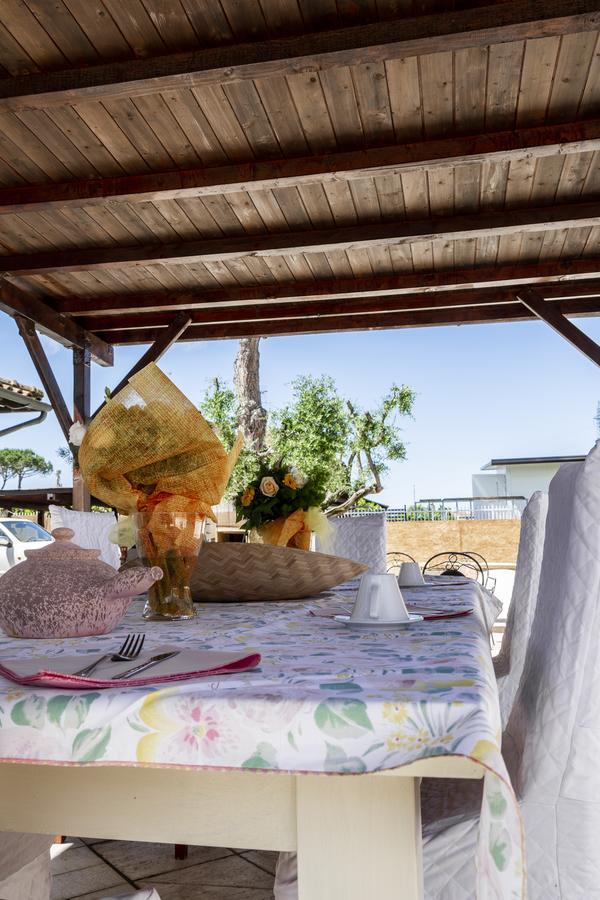 Flori'S Bed & Breakfast Виареджо Екстериор снимка