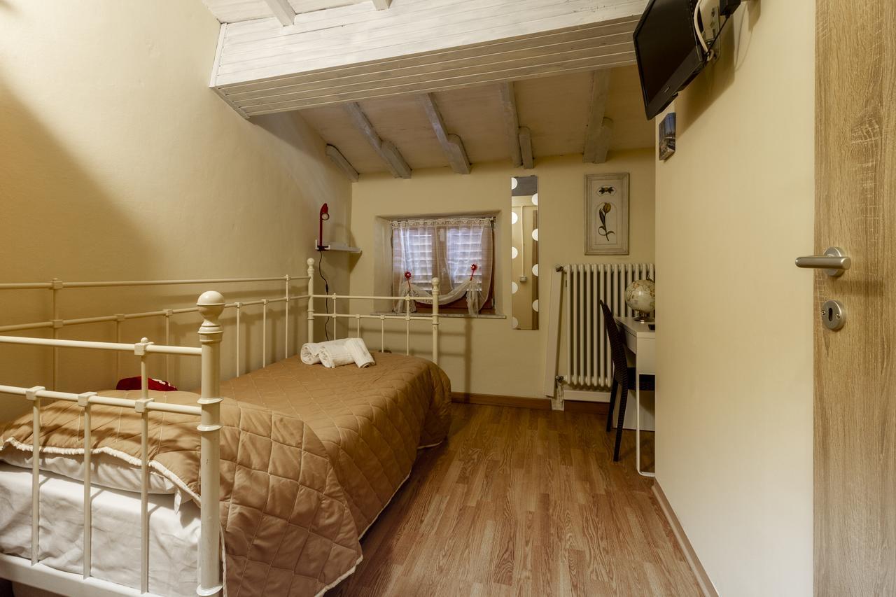 Flori'S Bed & Breakfast Виареджо Екстериор снимка